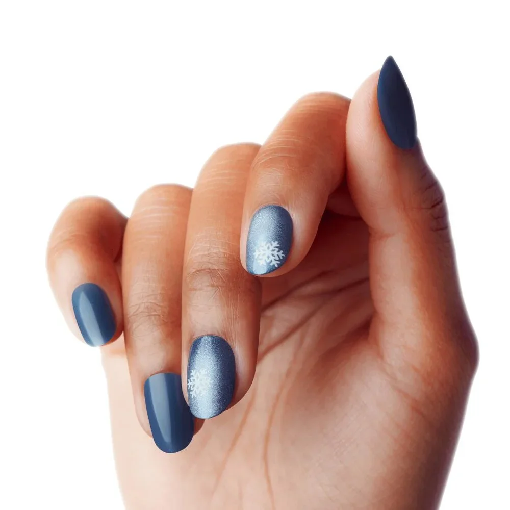 KISS Special Design Holiday Short Length Nails - Merry Clause